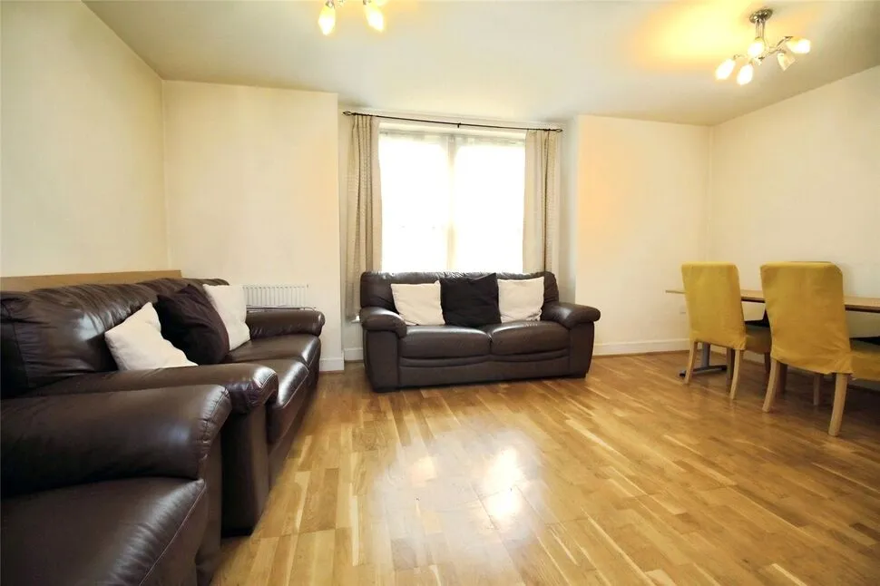 Vicarage Road, Egham, Surrey, TW20, photo 3