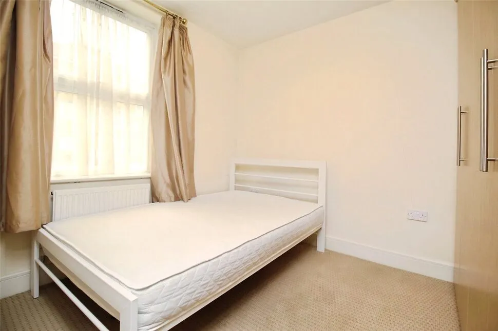 Vicarage Road, Egham, Surrey, TW20, photo 5