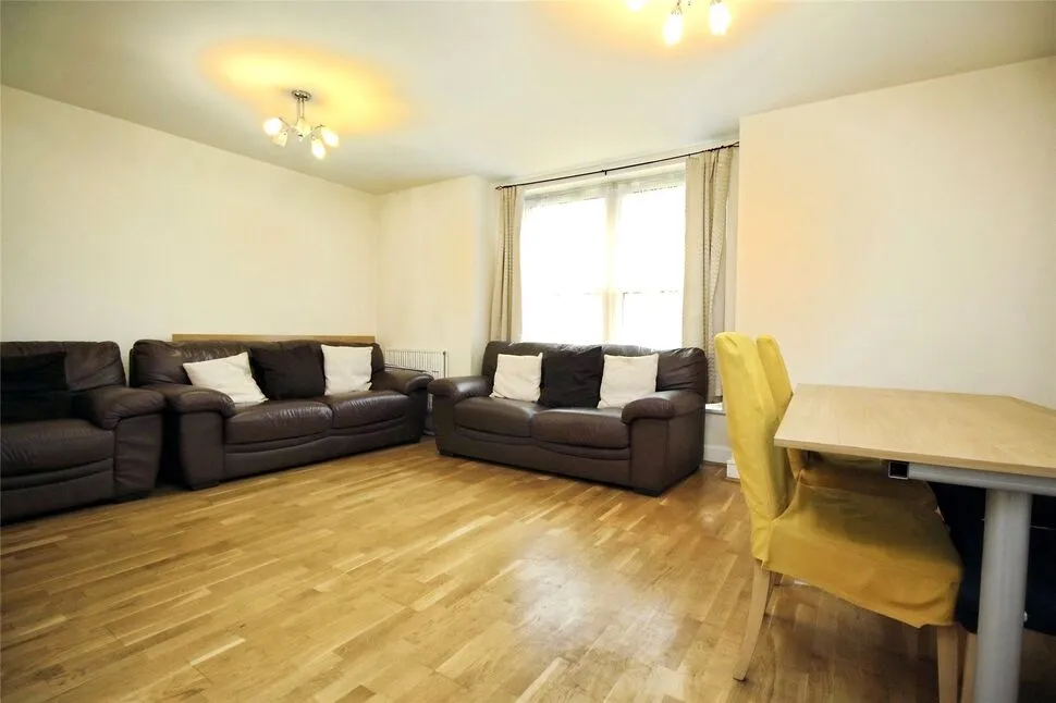 Vicarage Road, Egham, Surrey, TW20, photo 2