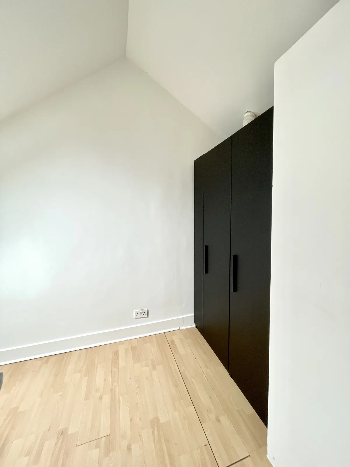 Green Lanes, N13, photo 3