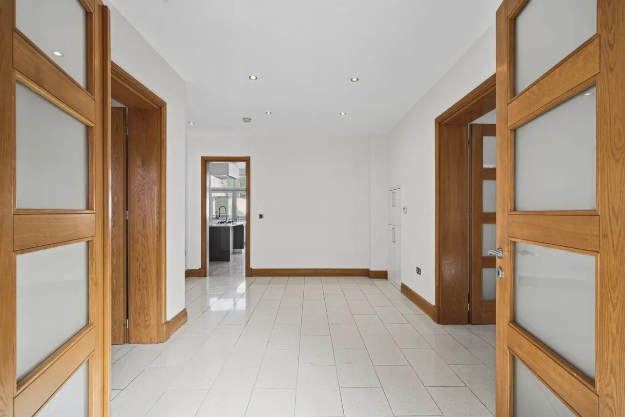 Alexander Avenue, London, NW10, photo 30