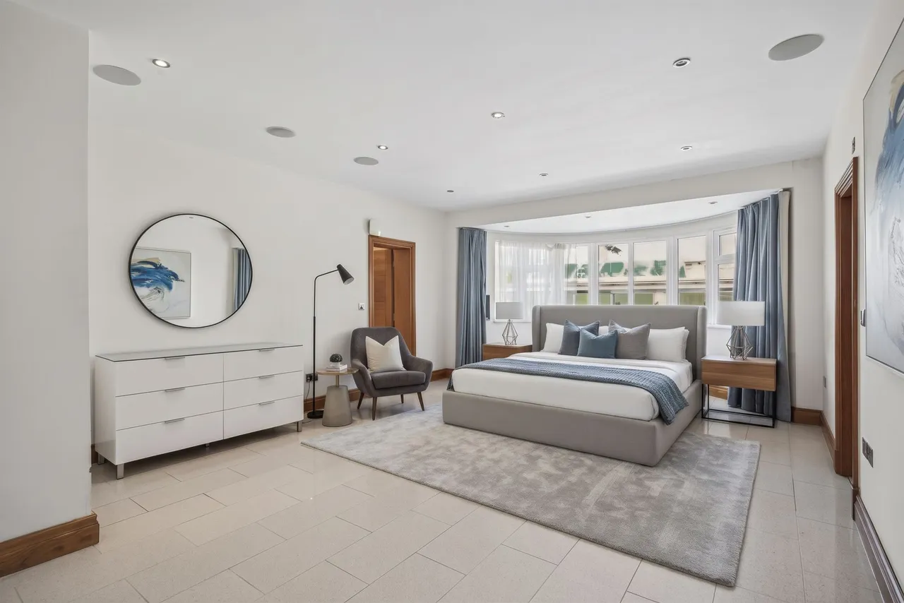 Alexander Avenue, London, NW10, photo 13