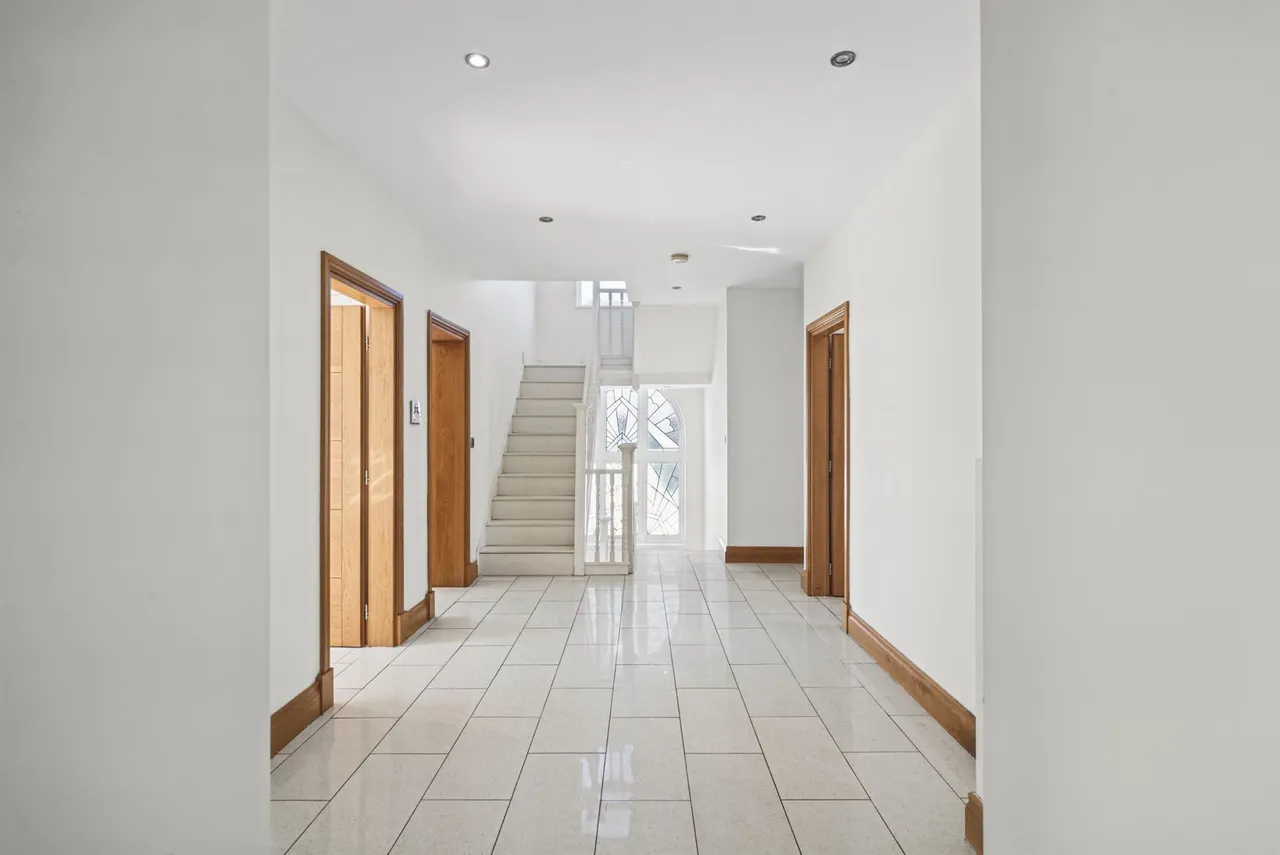 Alexander Avenue, London, NW10, photo 22
