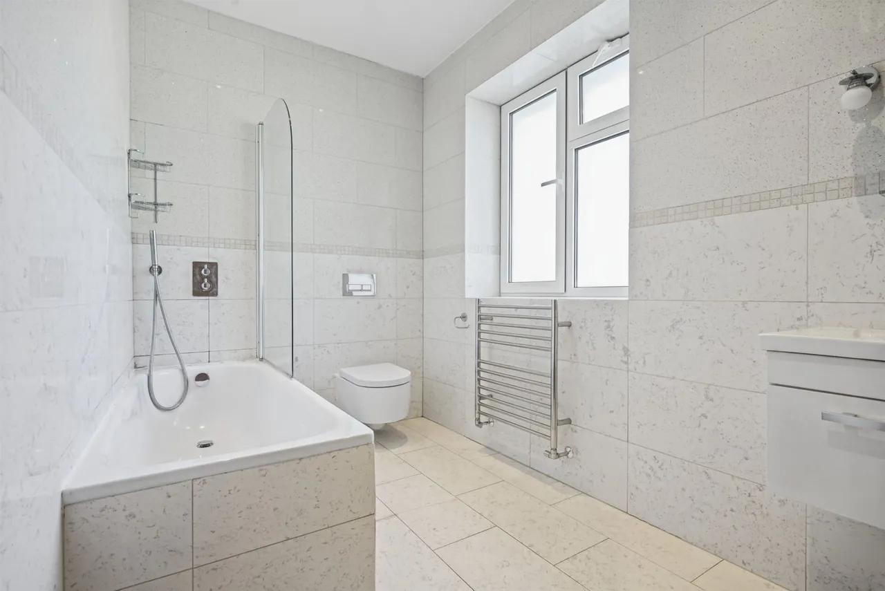 Alexander Avenue, London, NW10, photo 12