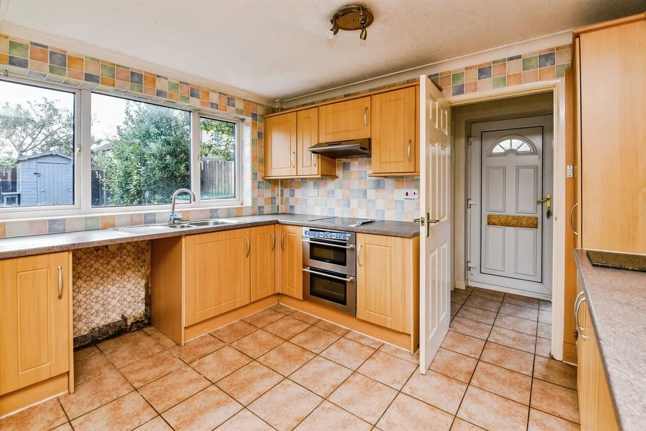 Chestnut Close, Frome, BA11, photo 14