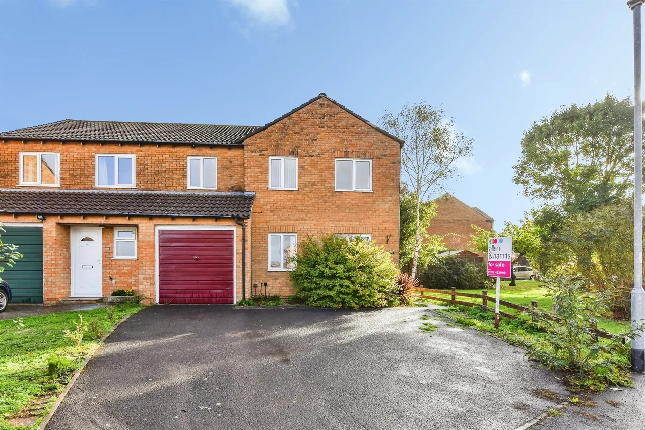 4 bed house for sale, Chestnut Close, Frome, BA11