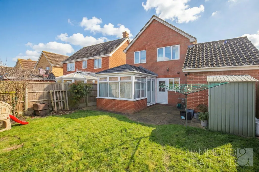 Balmoral Close, Attleborough, photo 19