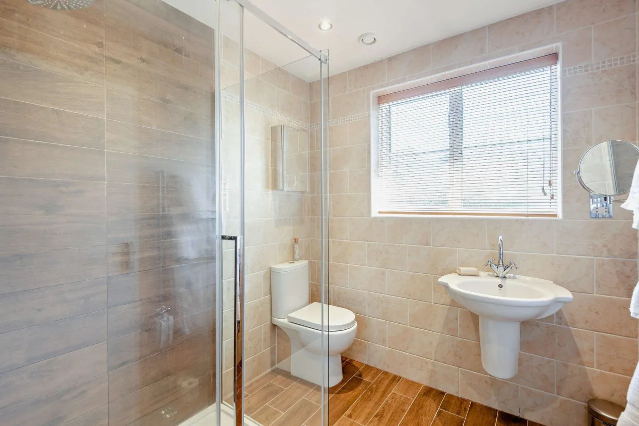 Llanvair Drive, Ascot, Berkshire, SL5 9HT, photo 8