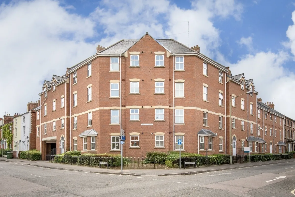 2 bed flat for sale, Marlborough Road, Banbury, OX16