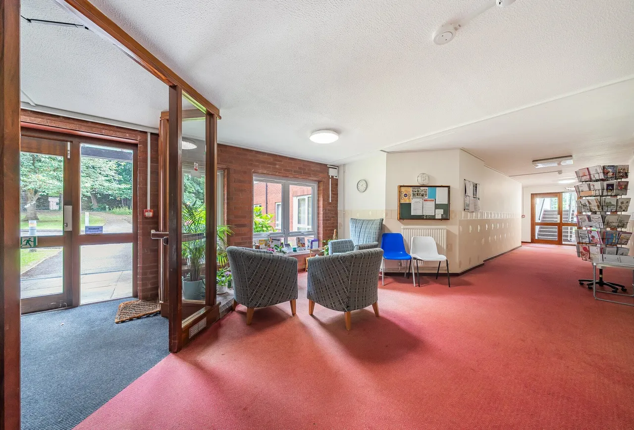 Moorend Road, Gloucestershire, Charlton Kings, GL53 9DP, photo 10