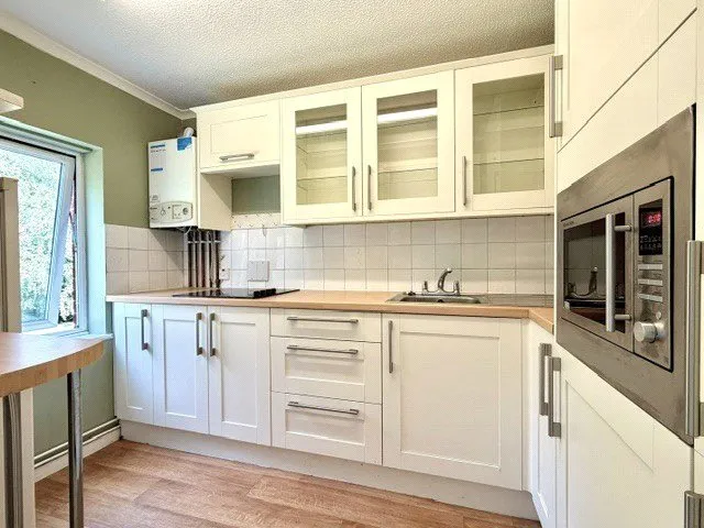 Moorend Road, Gloucestershire, Charlton Kings, GL53 9DP, photo 3