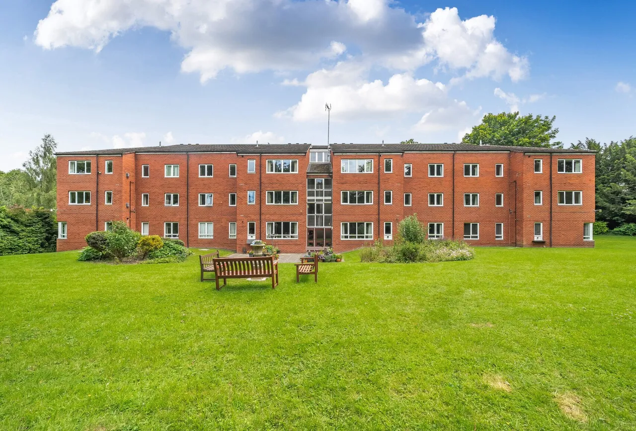 Moorend Road, Gloucestershire, Charlton Kings, GL53 9DP, photo 5