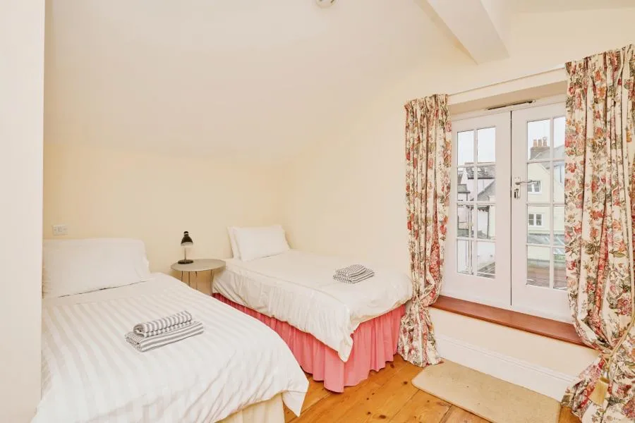 Sun Hill, Cowes, PO31, photo 7