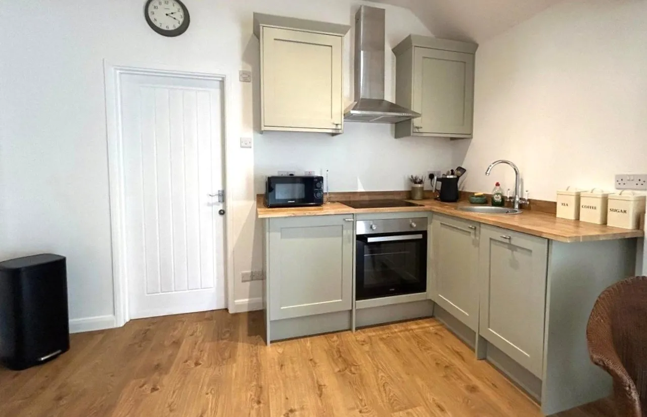 Longmoor Road, Liphook, GU30, photo 4