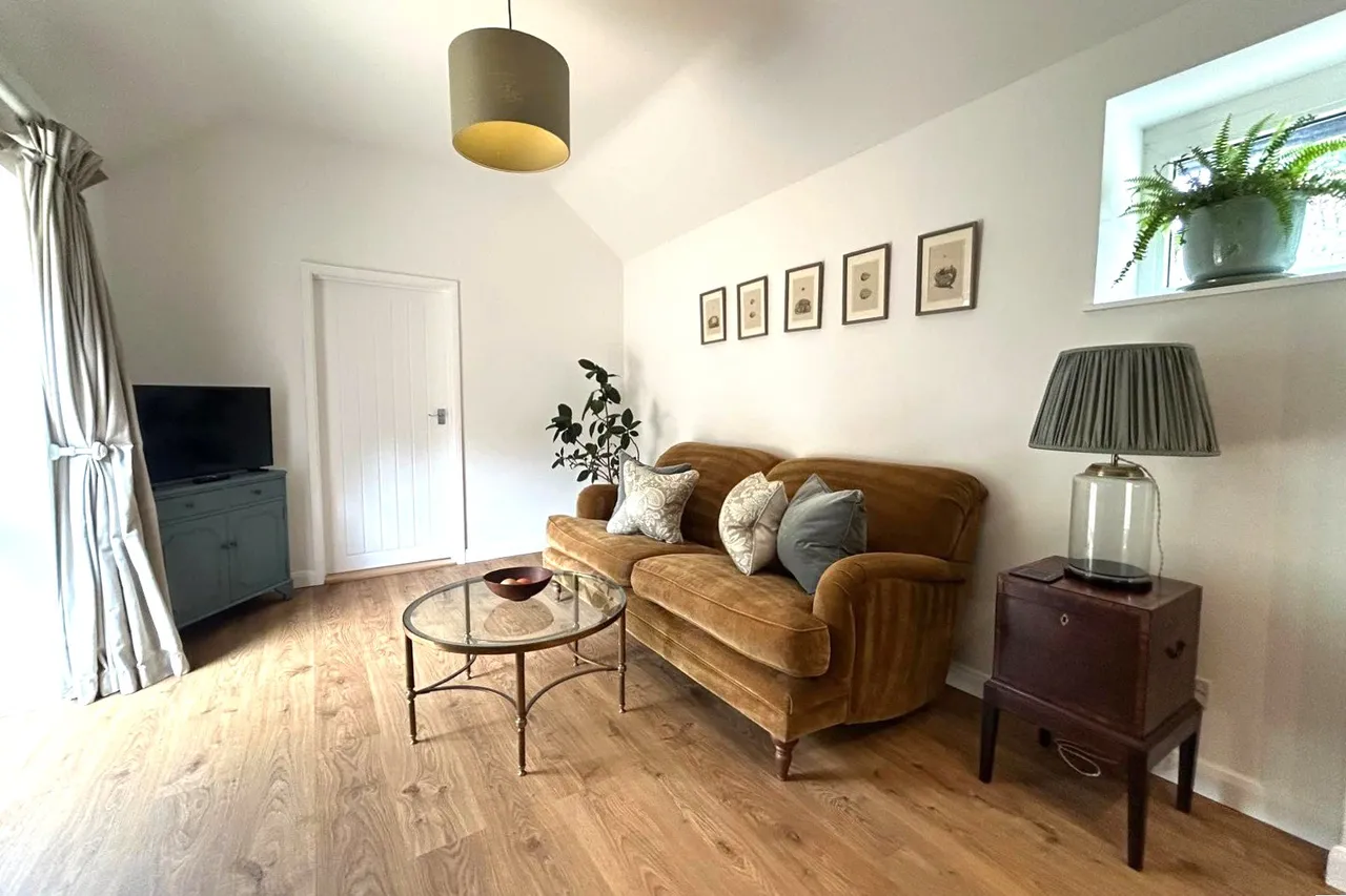 Longmoor Road, Liphook, GU30, photo 5