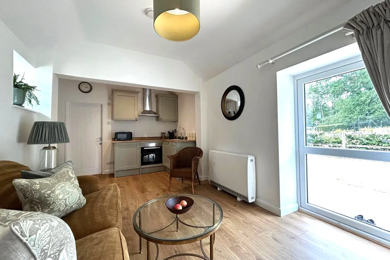 Longmoor Road, Liphook, GU30, photo 3