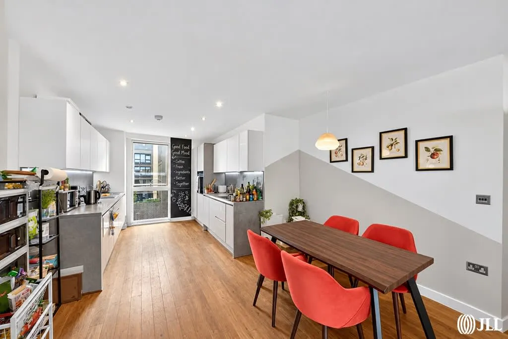Peloton Avenue, London, E20, photo 4