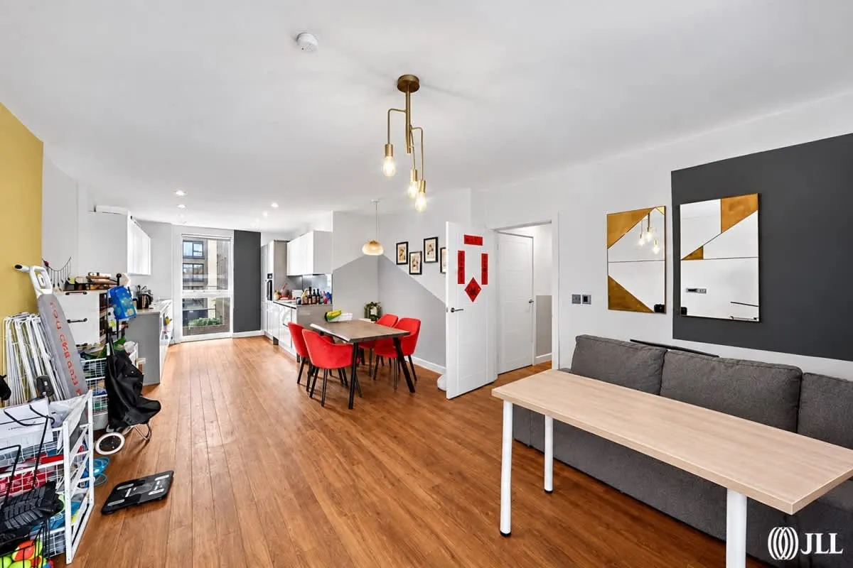 3 bed flat for sale, Peloton Avenue, London, E20