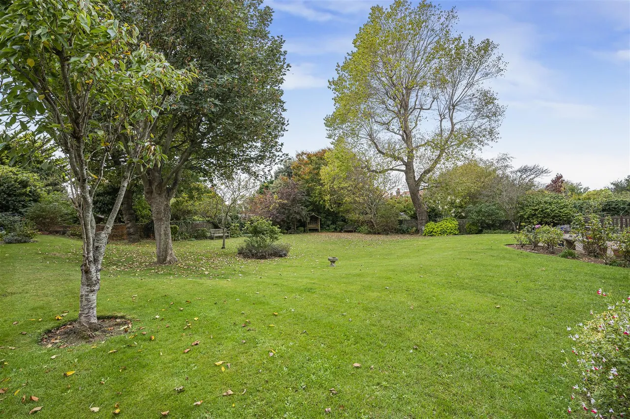 Sutton Road, Seaford, photo 8