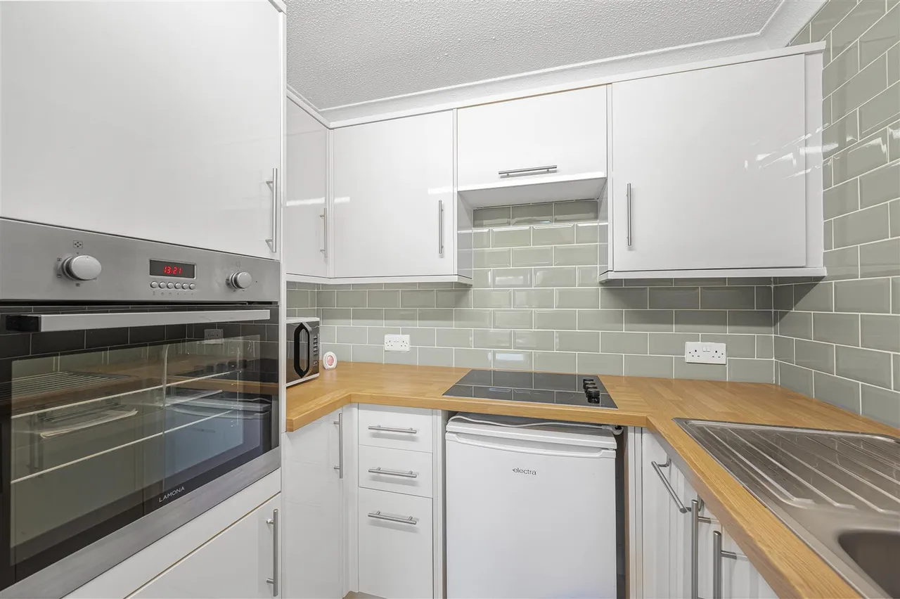 Sutton Road, Seaford, photo 12