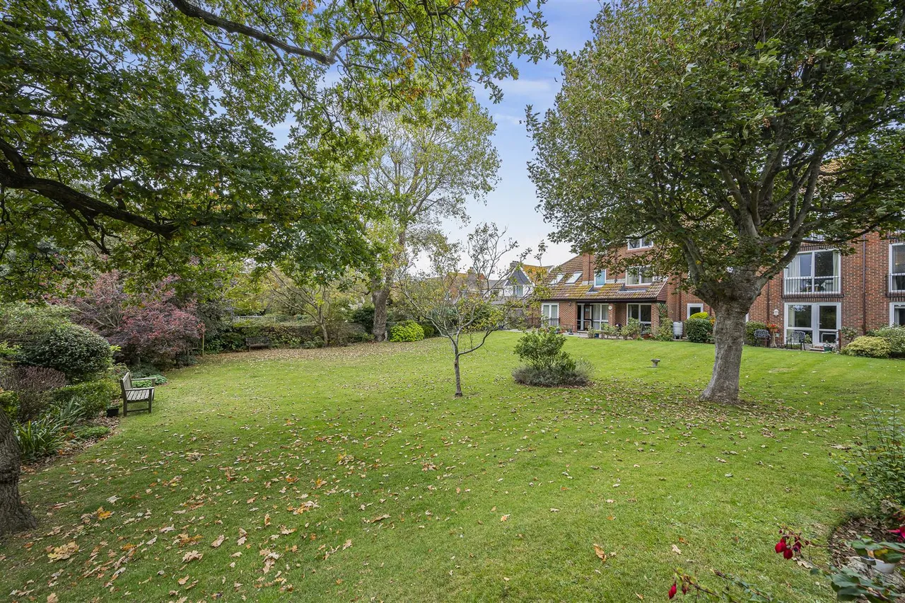 Sutton Road, Seaford, photo 7