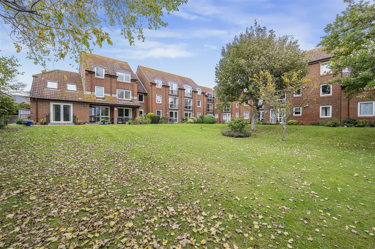 Sutton Road, Seaford, photo 6