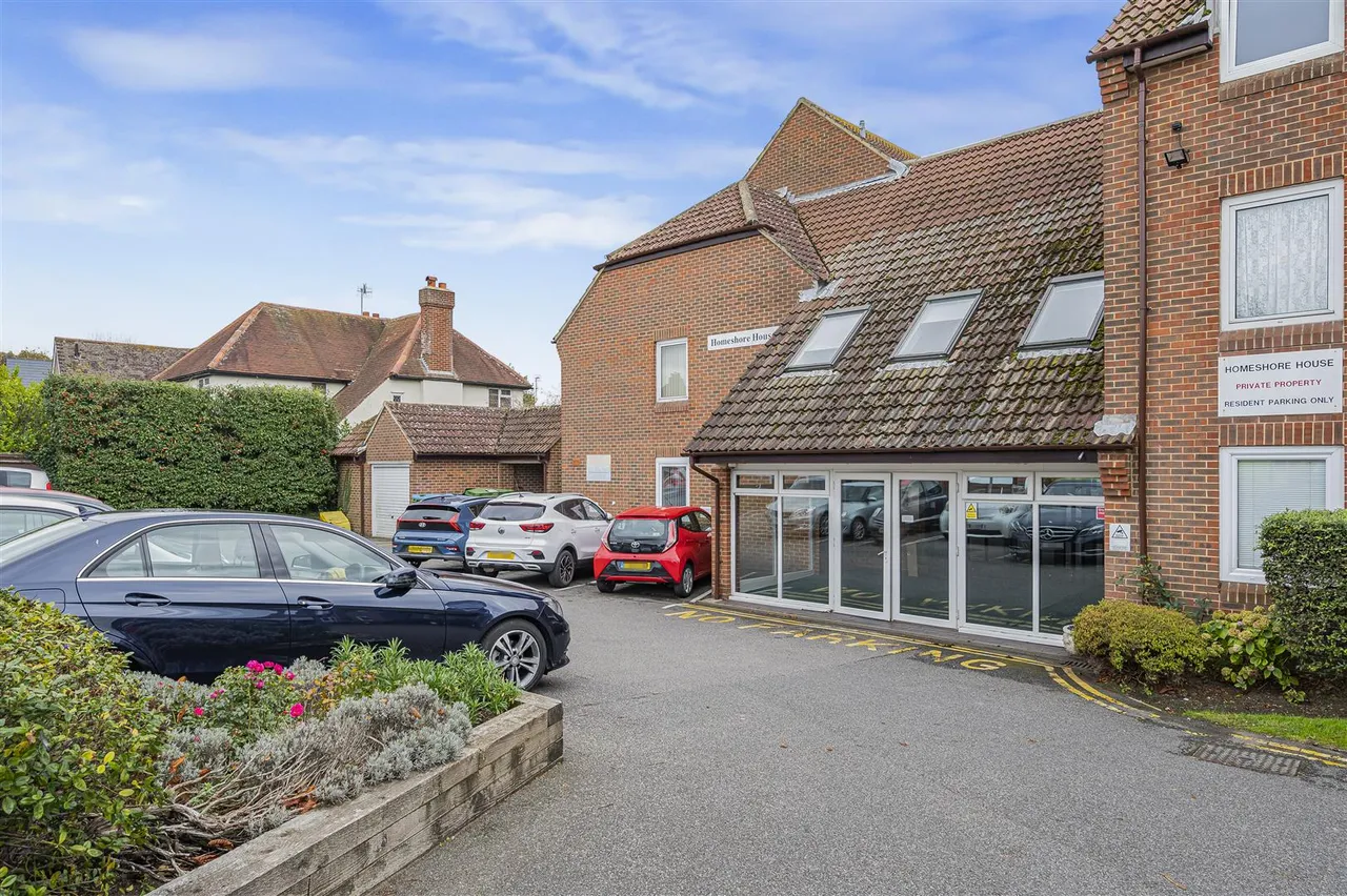 1 bed flat for sale, Sutton Road, Seaford