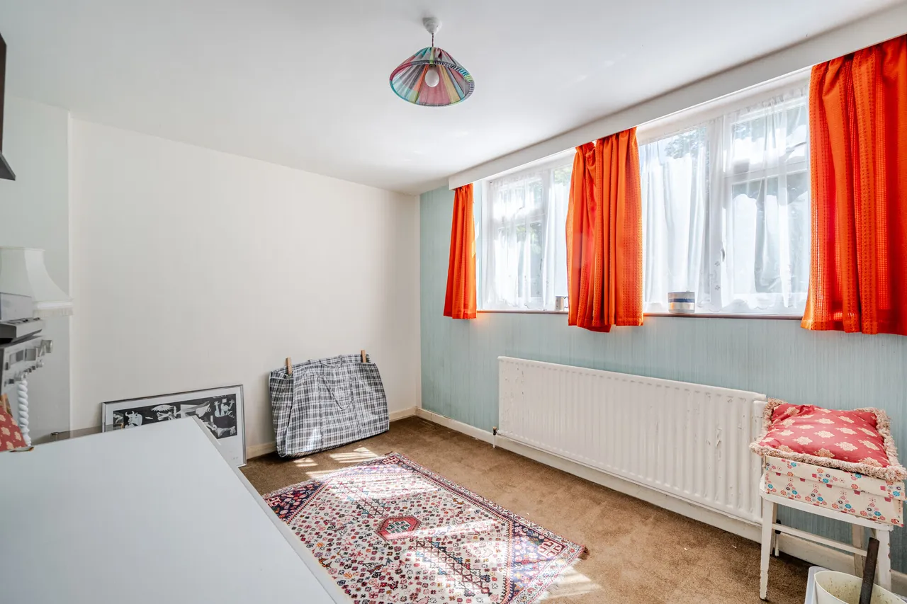 Avenue Road, Epsom, KT18, photo 9