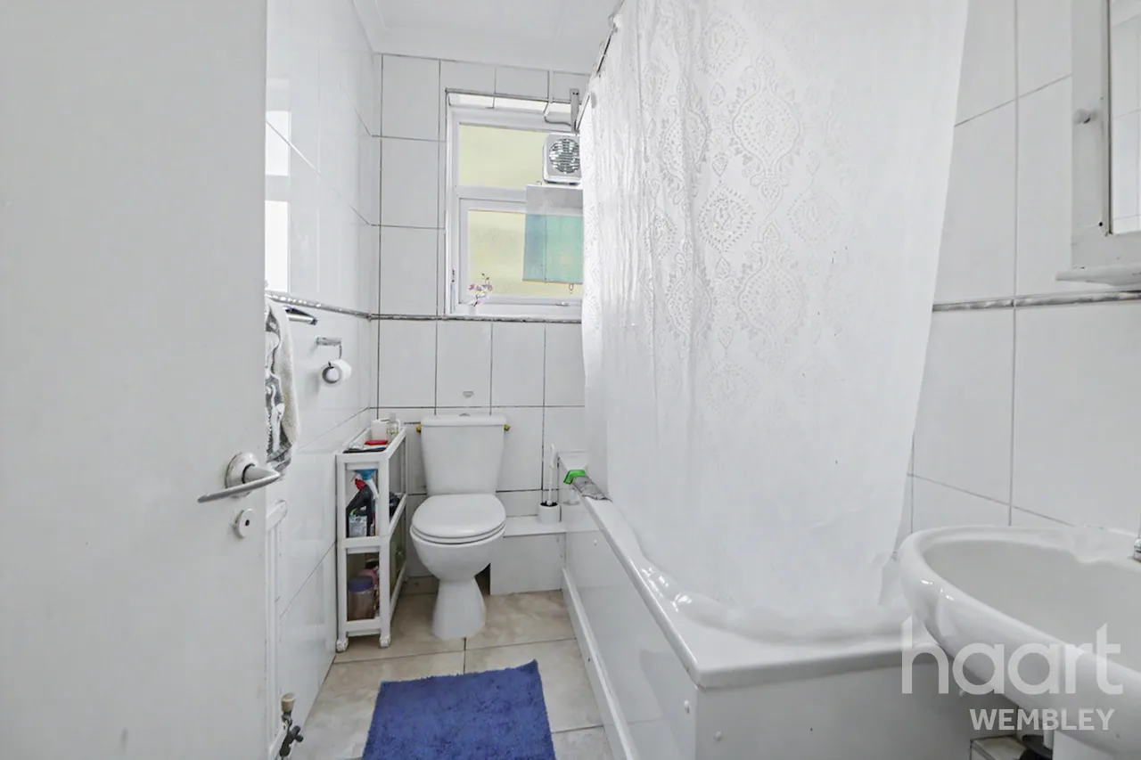 Atherton Heights, Wembley, HA0, photo 5