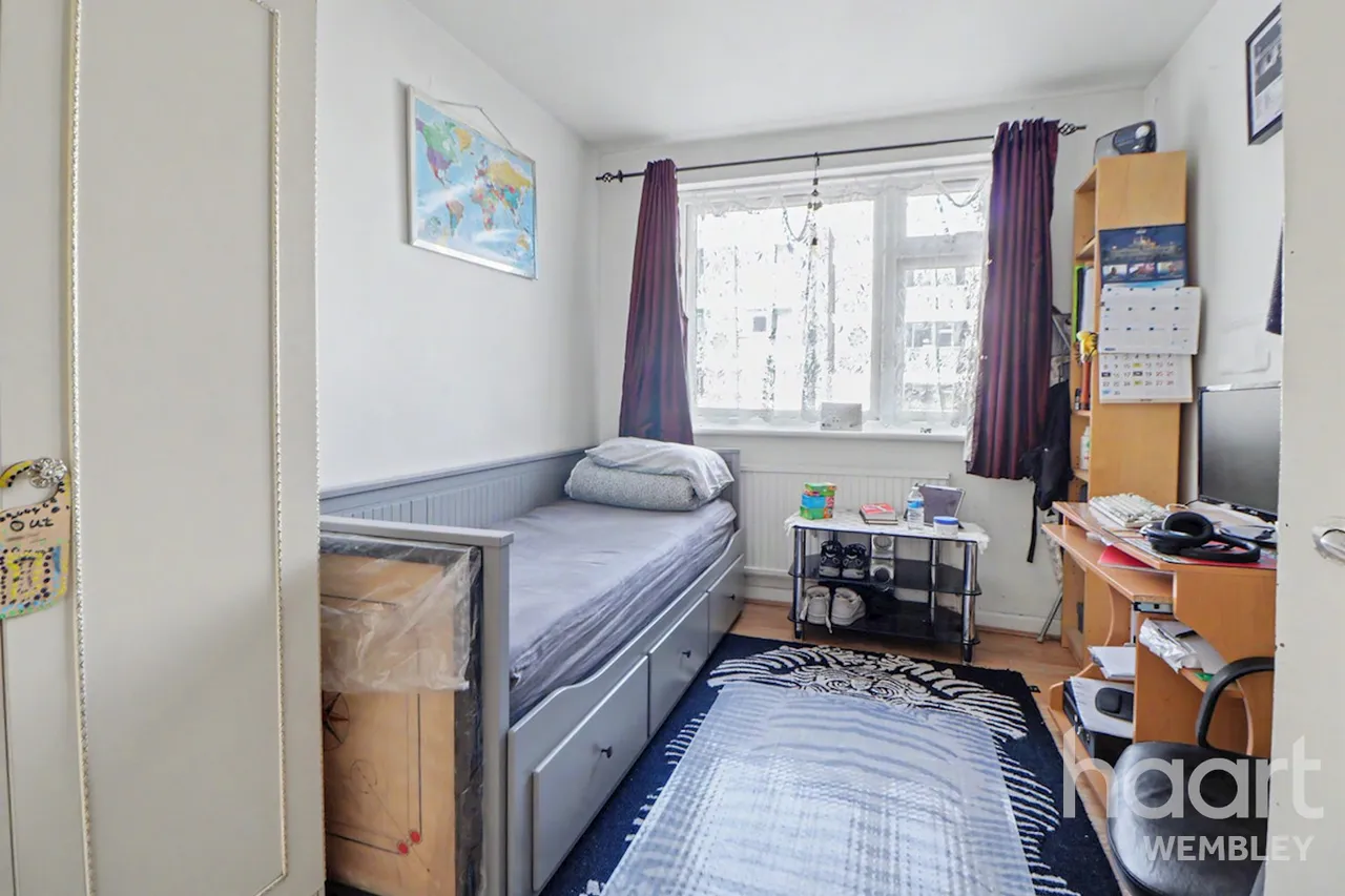 Atherton Heights, Wembley, HA0, photo 4