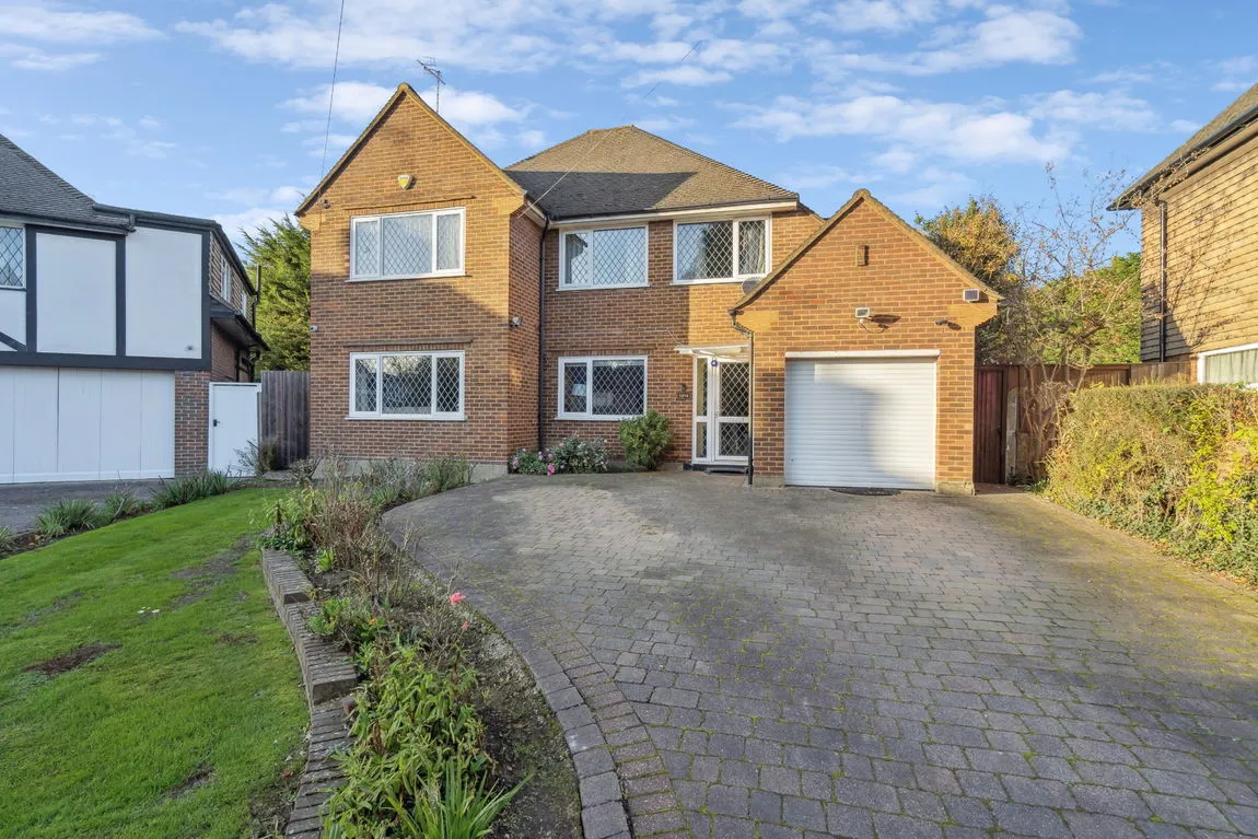 4 bed house for sale, Eastglade, Pinner, HA5