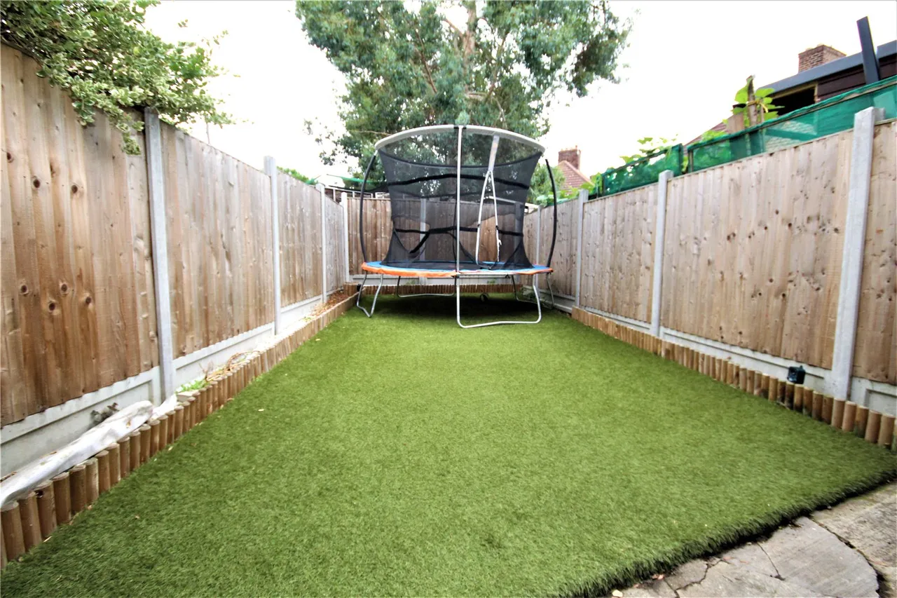 Warrington Road, Dagenham, RM8, photo 8
