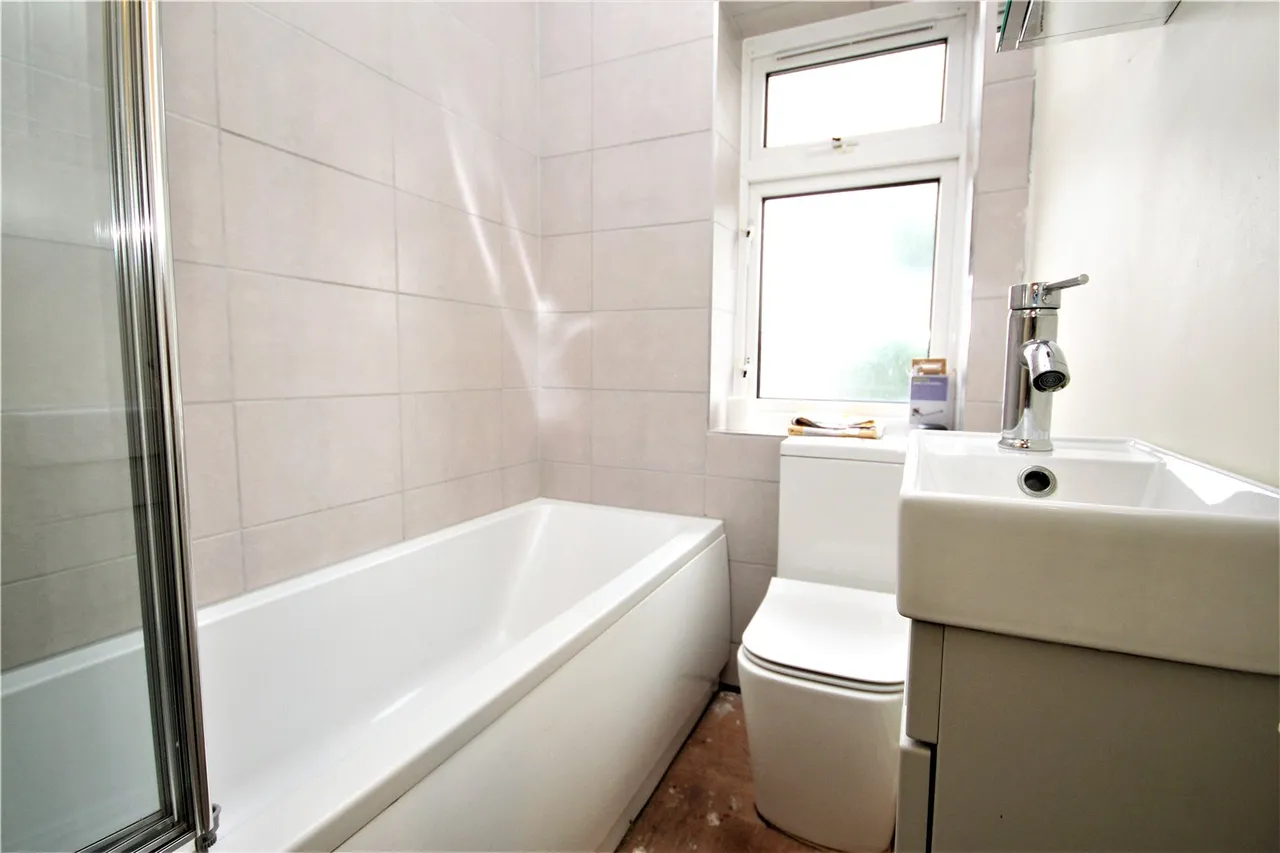 Warrington Road, Dagenham, RM8, photo 7