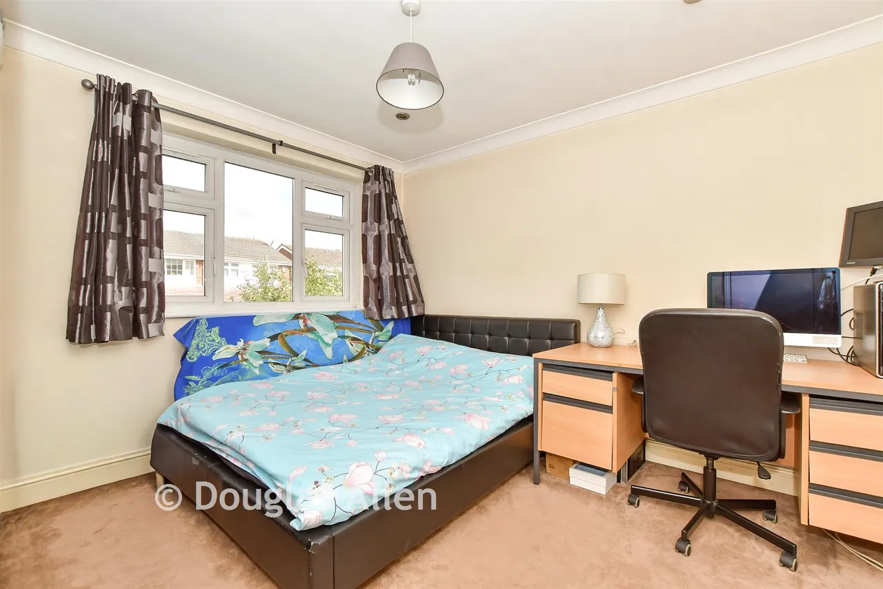 High Meadows, Chigwell, IG7, photo 8