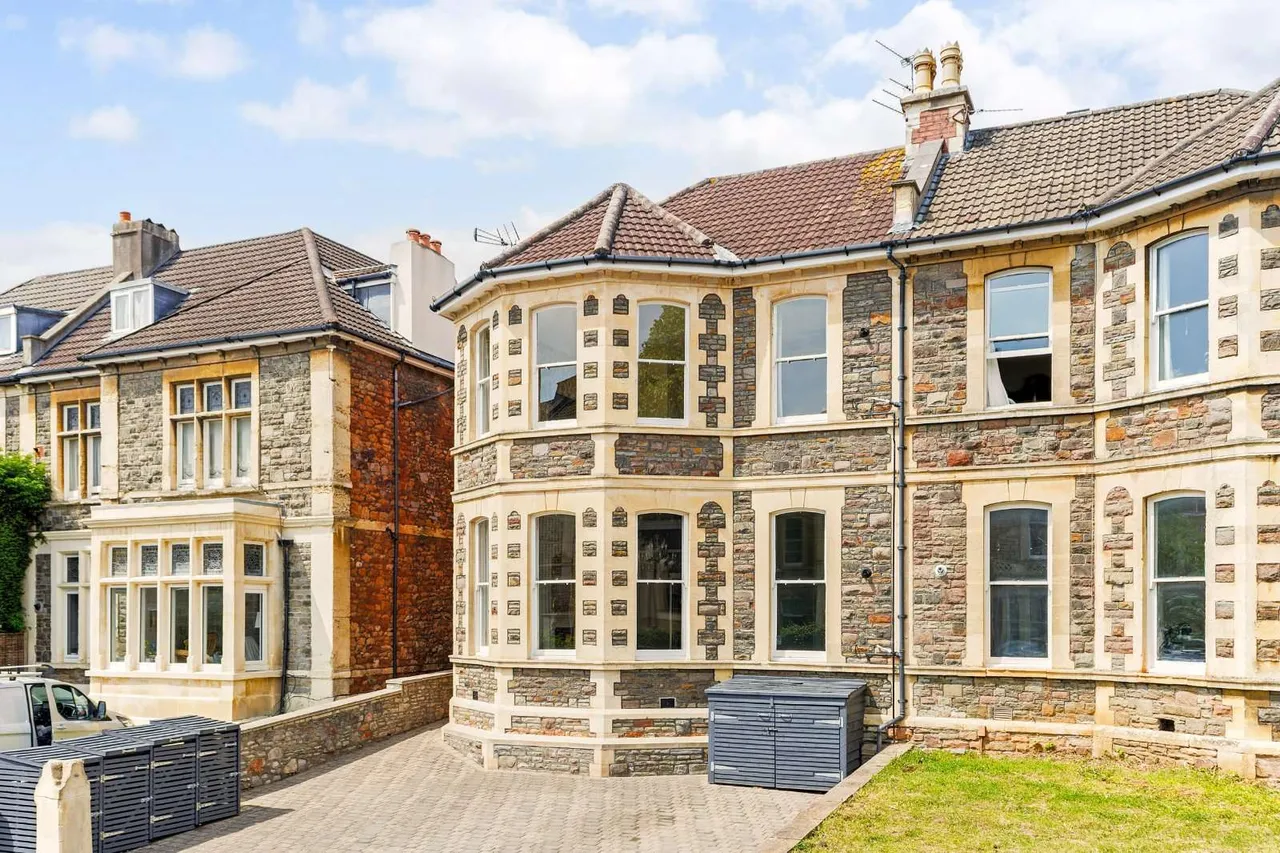 5 bed house to rent, Whatley Road, Clifton, BS8
