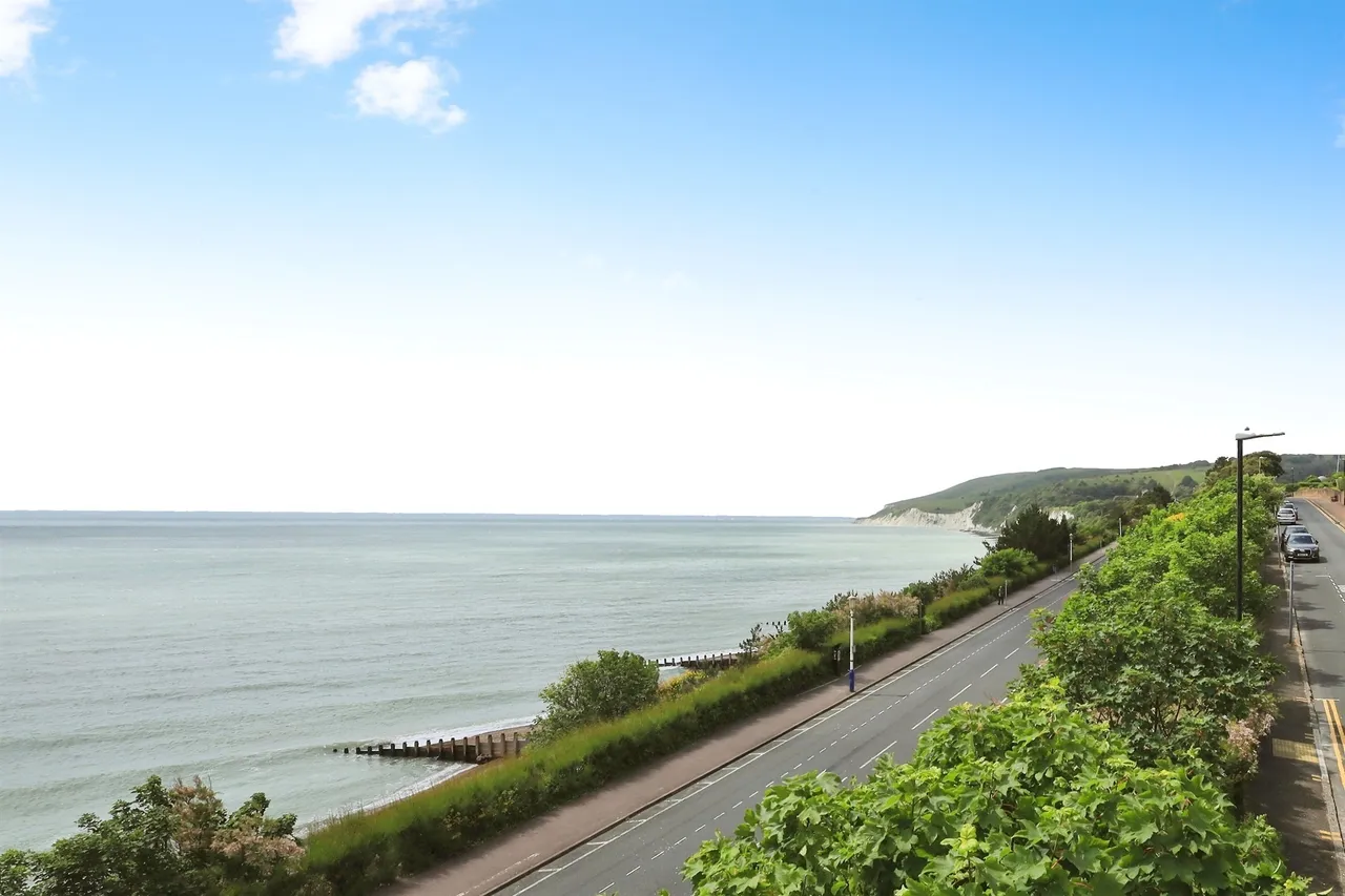 South Cliff, Eastbourne, BN20, photo 16