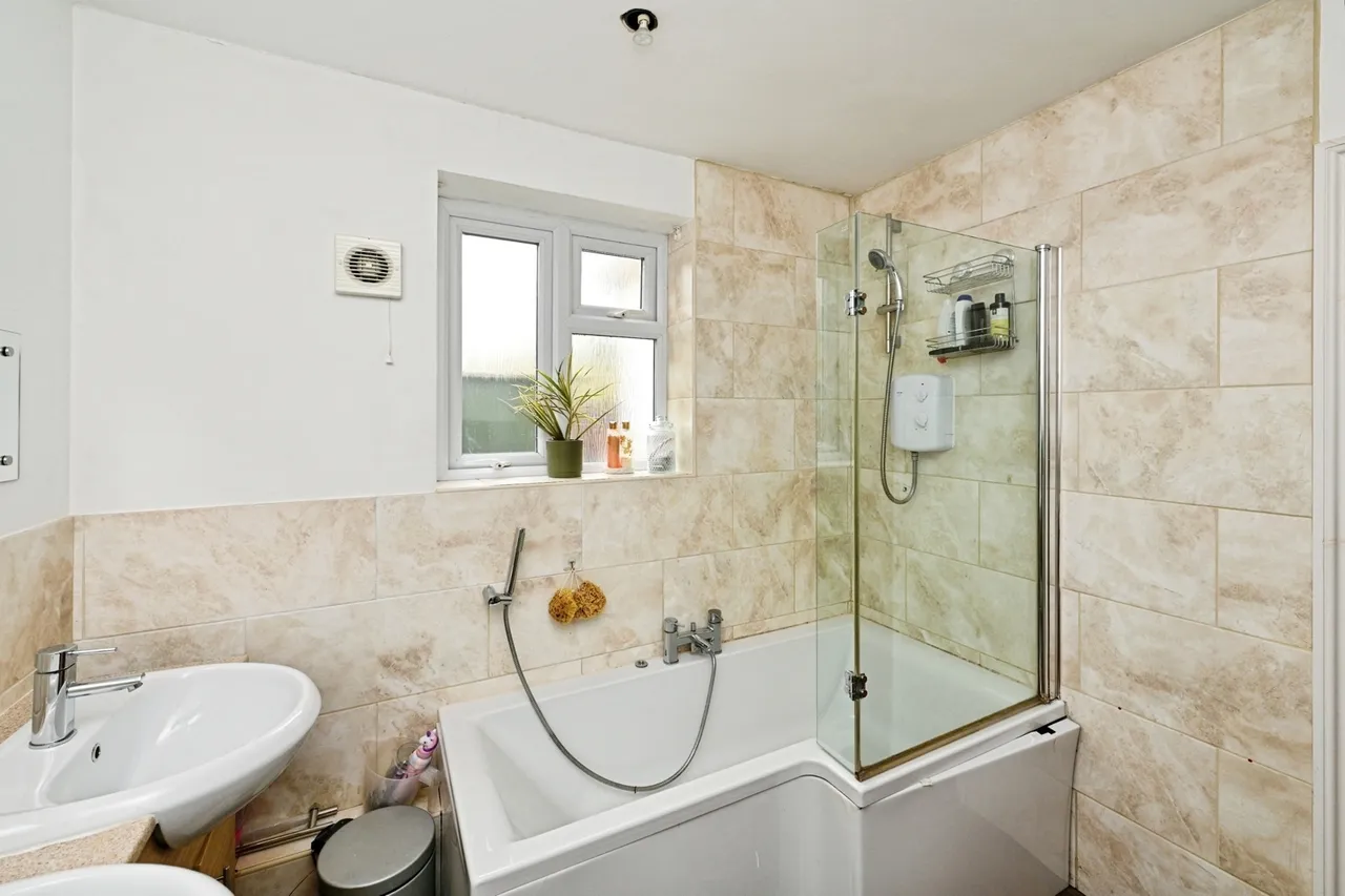 Regent Avenue, West Winch, PE33, photo 15