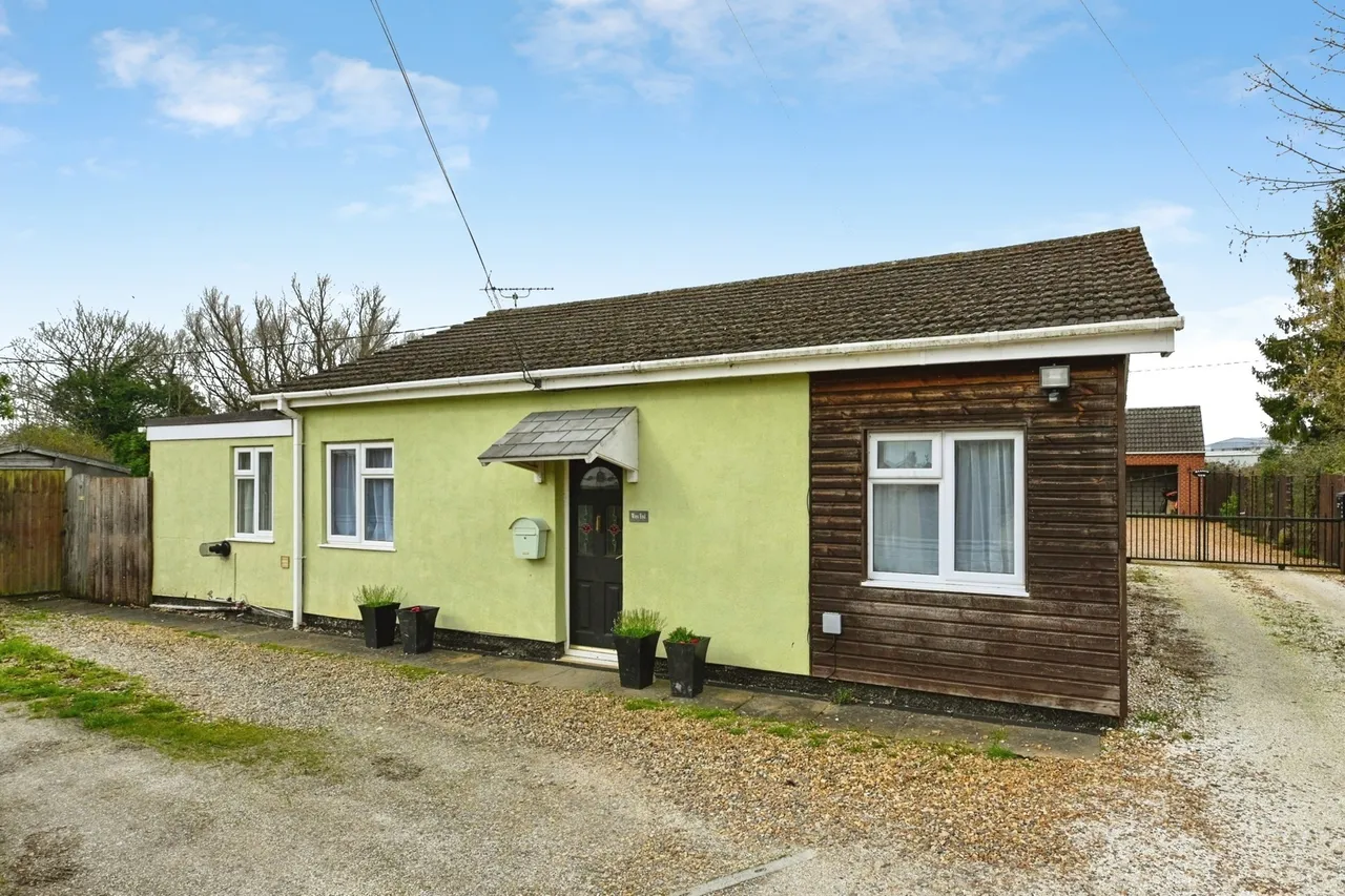 Regent Avenue, West Winch, PE33, photo 2