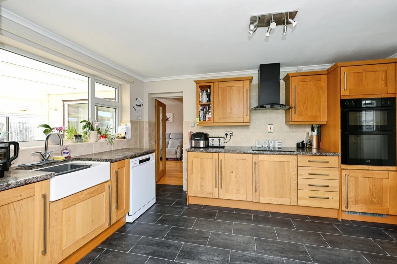 Regent Avenue, West Winch, PE33, photo 5