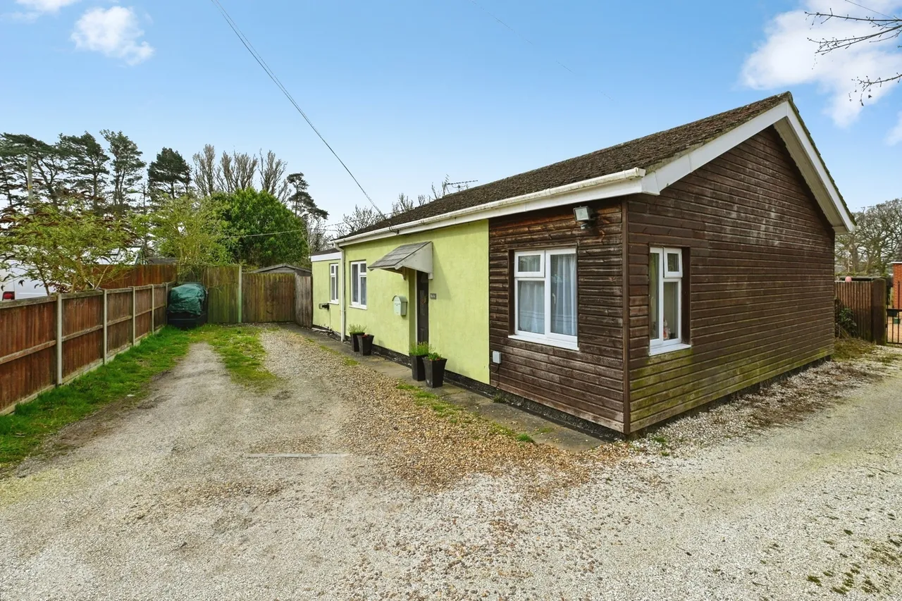 3 bed house for sale, Regent Avenue, West Winch, PE33