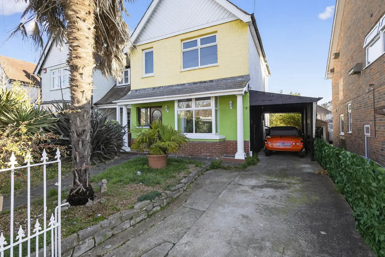 4 bed house for sale, Orchard Road, Havant, PO9