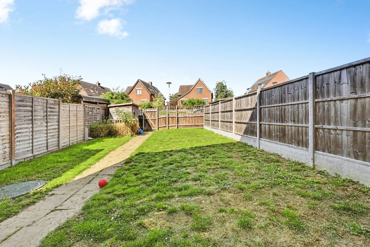 Ashby Wood Drive, Upton, Northampton, Northamptonshire, NN5, photo 11