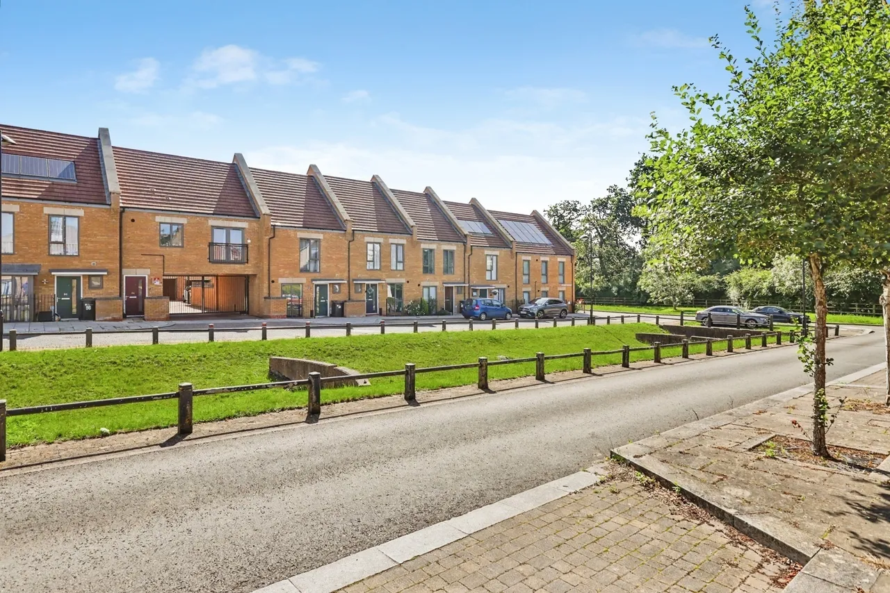 Ashby Wood Drive, Upton, Northampton, Northamptonshire, NN5, photo 13