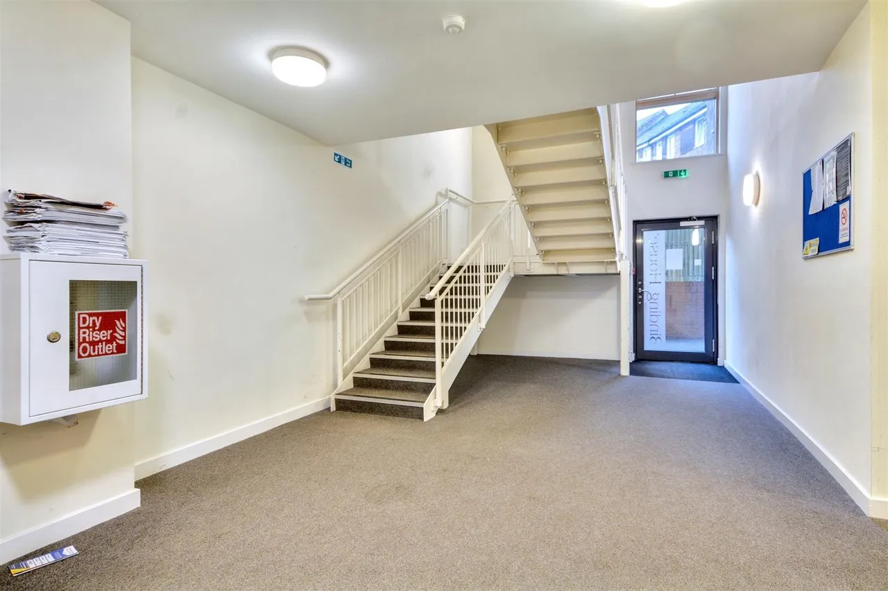 Binding Close, Carrington, NG5, photo 8