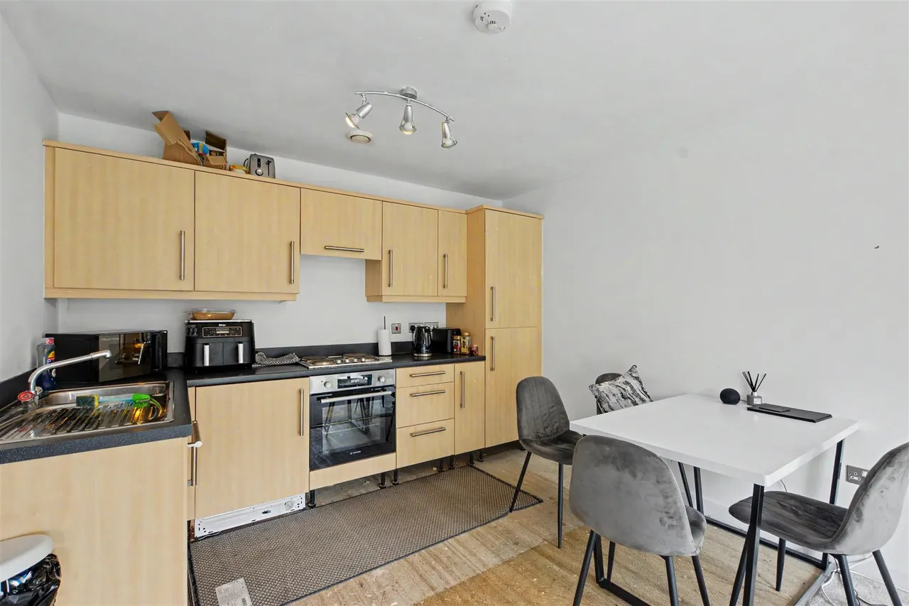 Binding Close, Carrington, NG5, photo 7