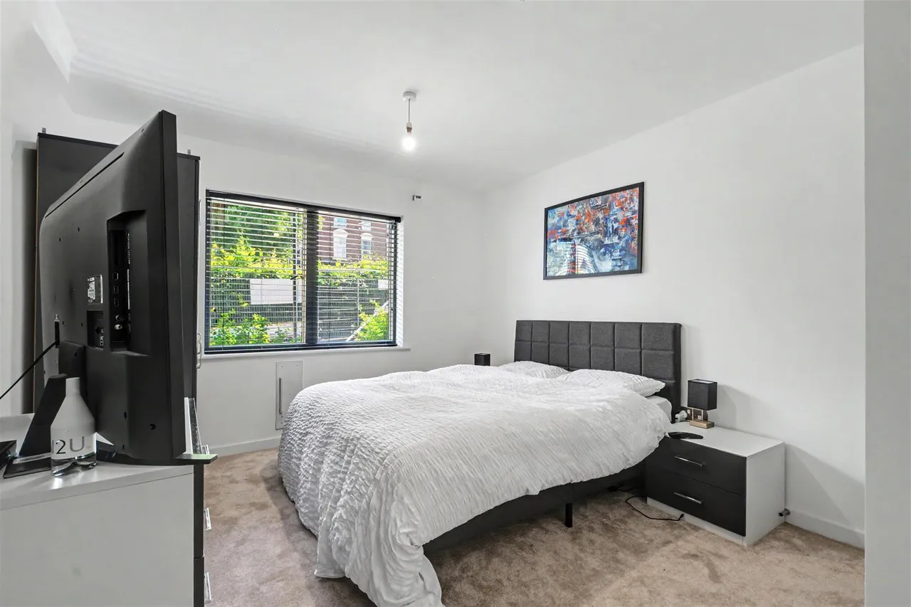 Binding Close, Carrington, NG5, photo 4