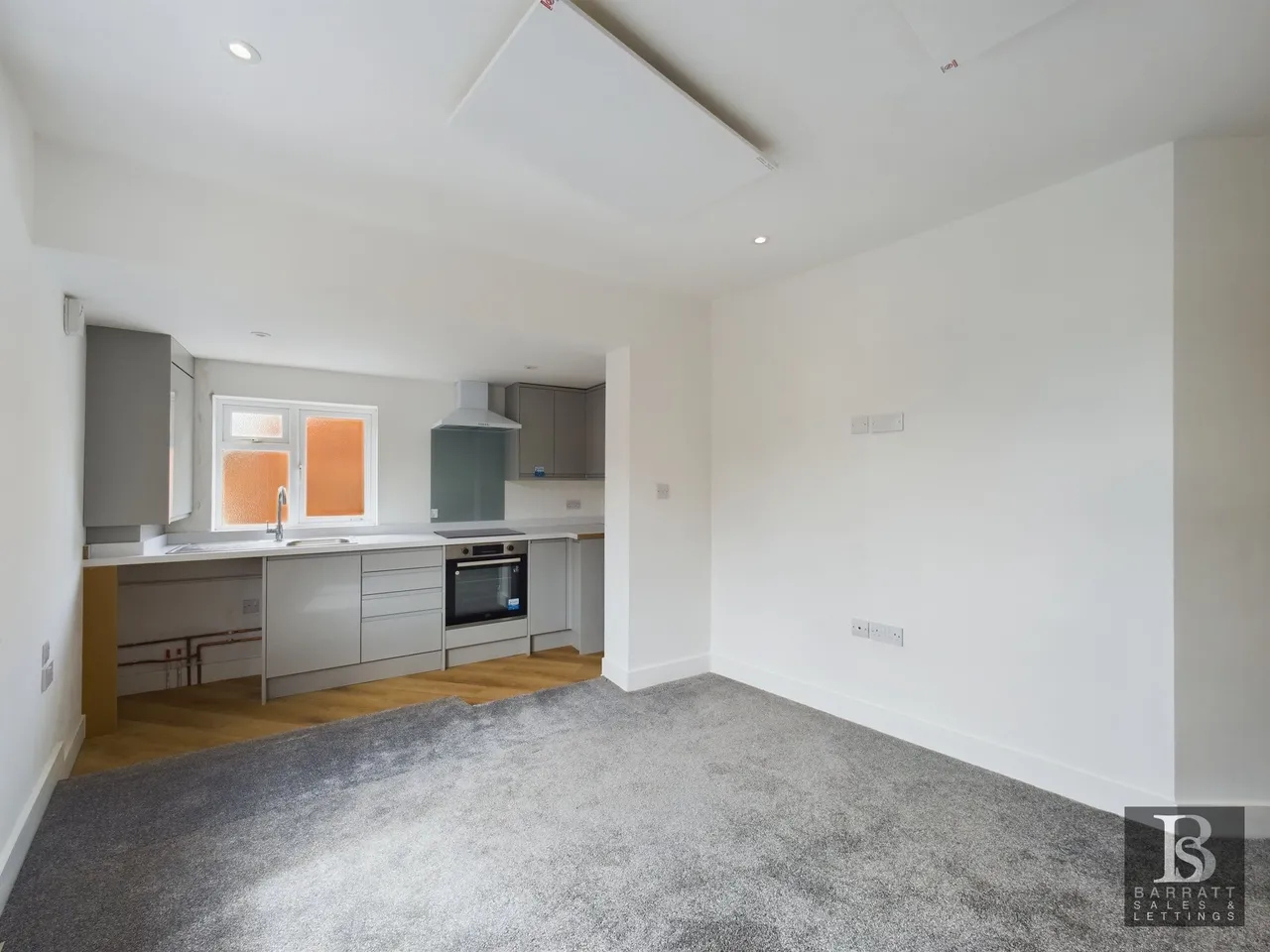 Clarendon Road, Reading, RG6, photo 3