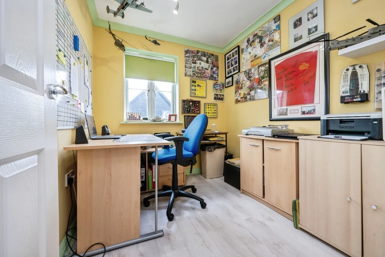 Wadsworth Court, Bedford, Bedfordshire, MK42, photo 9