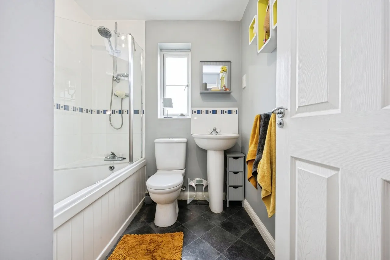 Wadsworth Court, Bedford, Bedfordshire, MK42, photo 17