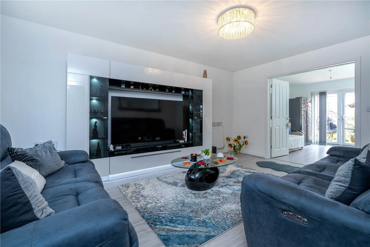 Fontwell Park Drive, Bourne, PE10, photo 3